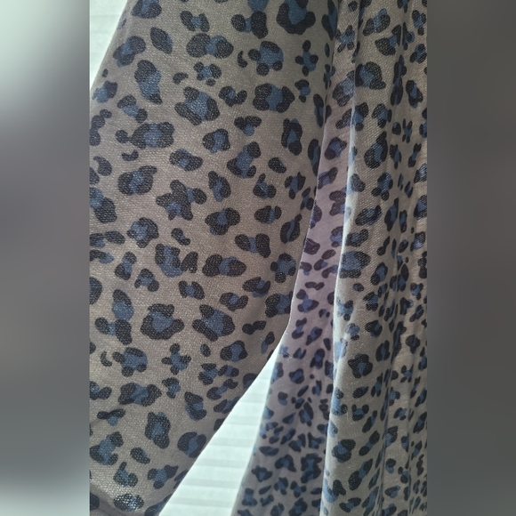 Blue Leopard Top - Picture 2 of 3